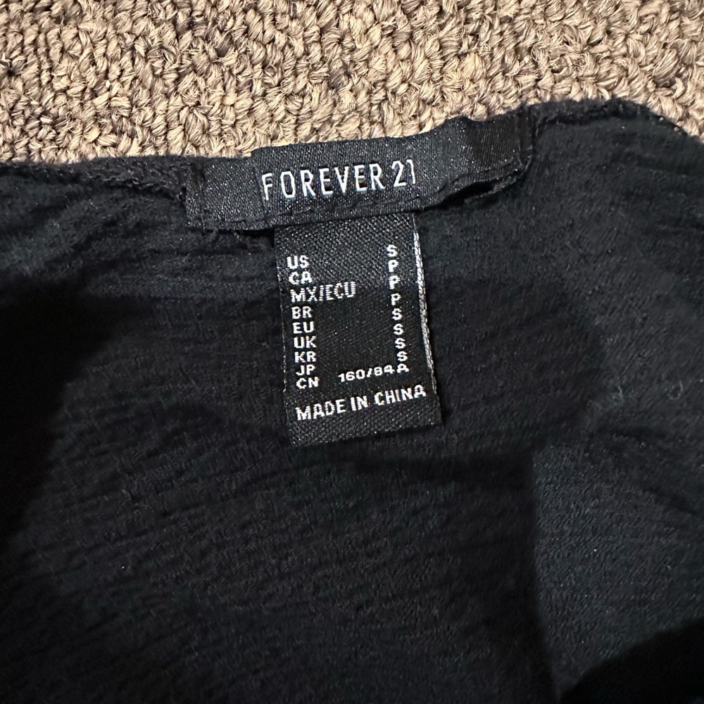 Black Forever21 Ruffled Top - Picture 3 of 3